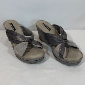 Easy Street Women's Gray Platform Wedge Sandals